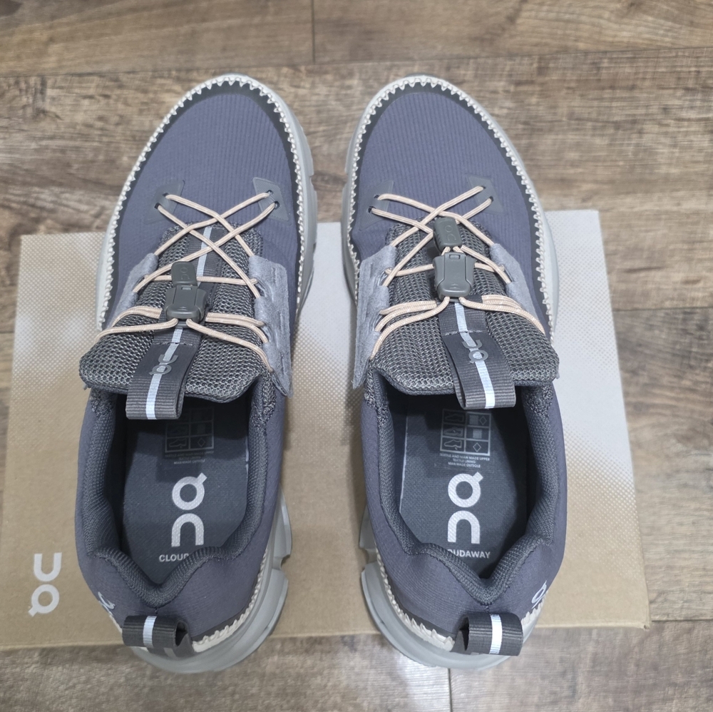 On Cloud cloudway sneaker women's size 8.5 (Run Small) - Picture 7 of 13
